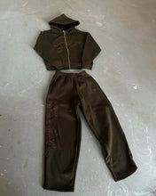 Load image into Gallery viewer, GCLO 'Chain-Stitch' Sweatpants - Olive Brown