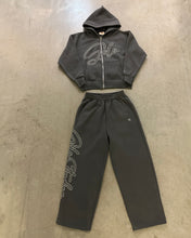 Load image into Gallery viewer, GCLO 'Chain-Stitch' Sweatpants - Wolf Grey