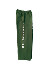 Load image into Gallery viewer, gclo 'smudged' sweatpants - forest green/white